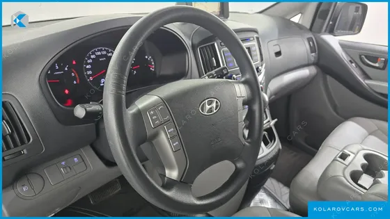 HYUNDAI STAREX 3-SEATER VAN