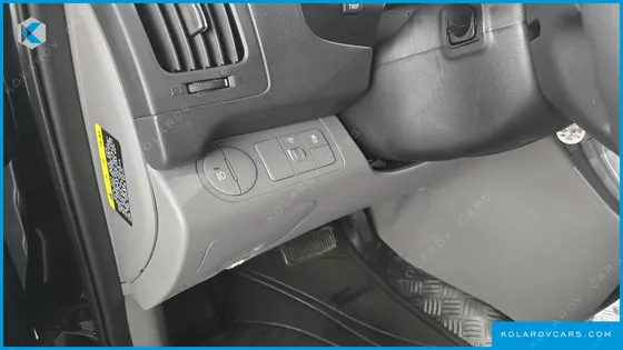 HYUNDAI STAREX 3-SEATER VAN