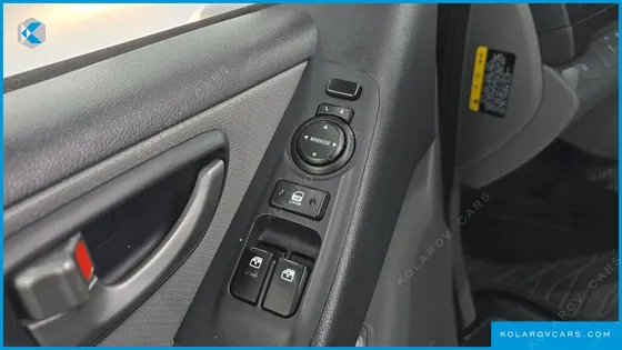 HYUNDAI STAREX 3-SEATER VAN