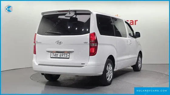 HYUNDAI STAREX 4WD 12-SEATER WAGON