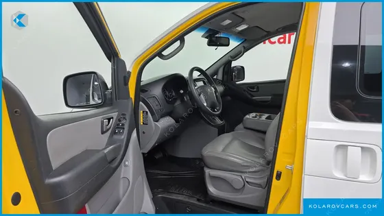 HYUNDAI STAREX 4WD 12-SEATER WAGON