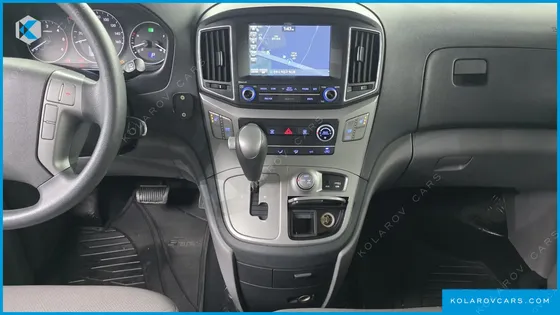 HYUNDAI STAREX 4WD 12-SEATER WAGON