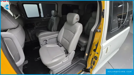 HYUNDAI STAREX 4WD 12-SEATER WAGON