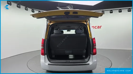 HYUNDAI STAREX 4WD 12-SEATER WAGON