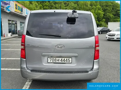 HYUNDAI STAREX 12-SEATER WAGON
