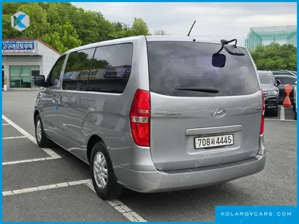 HYUNDAI STAREX 12-SEATER WAGON