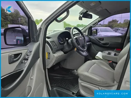 HYUNDAI STAREX 12-SEATER WAGON