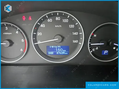 HYUNDAI STAREX 12-SEATER WAGON