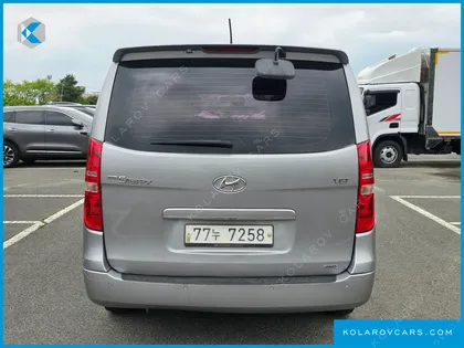 HYUNDAI STAREX 4WD 12-SEATER WAGON