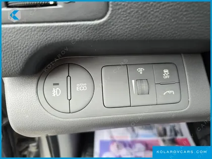 HYUNDAI STAREX 4WD 12-SEATER WAGON