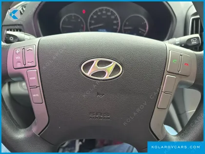 HYUNDAI STAREX 4WD 12-SEATER WAGON