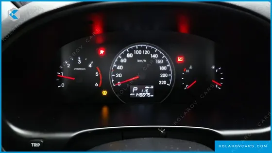 HYUNDAI STAREX 5-SEATER VAN