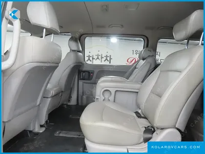 HYUNDAI STAREX 12-SEATER WAGON