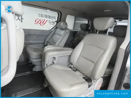 HYUNDAI STAREX 12-SEATER WAGON
