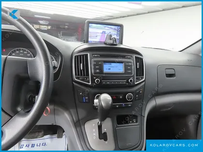 HYUNDAI STAREX 12-SEATER WAGON