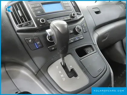 HYUNDAI STAREX 12-SEATER WAGON