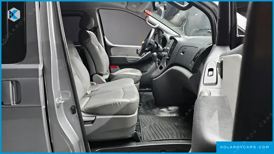 HYUNDAI STAREX 12-SEATER WAGON