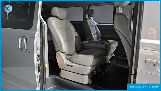 HYUNDAI STAREX 12-SEATER WAGON