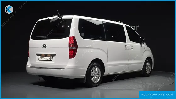 HYUNDAI STAREX 12-SEATER WAGON