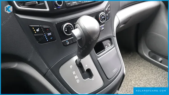 HYUNDAI STAREX 12-SEATER WAGON