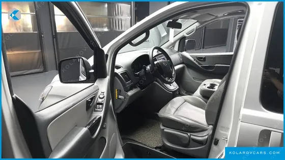 HYUNDAI STAREX 12-SEATER WAGON