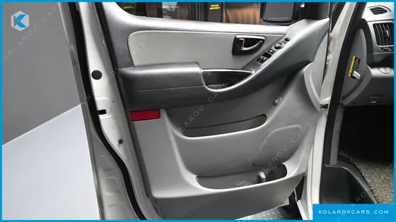 HYUNDAI STAREX 12-SEATER WAGON