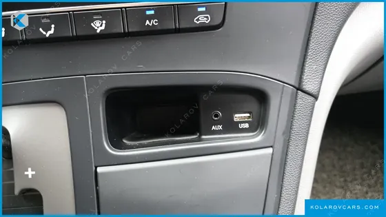 HYUNDAI STAREX 12-SEATER WAGON