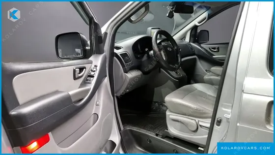 HYUNDAI STAREX 4WD 11-SEATER WAGON HVX