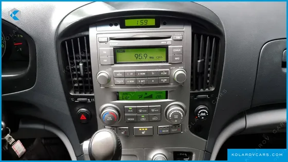 HYUNDAI STAREX 4WD 11-SEATER WAGON HVX