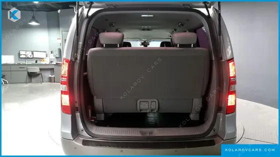 HYUNDAI STAREX 4WD 11-SEATER WAGON HVX
