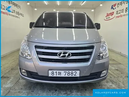 HYUNDAI STAREX 5-SEATER VAN
