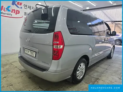 HYUNDAI STAREX 5-SEATER VAN
