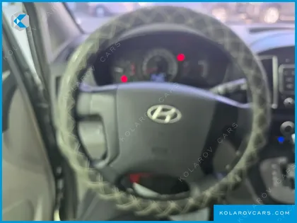 HYUNDAI STAREX 5-SEATER VAN