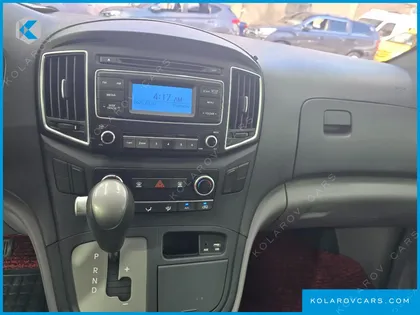 HYUNDAI STAREX 5-SEATER VAN