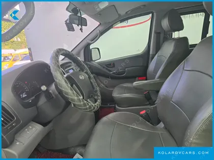 HYUNDAI STAREX 5-SEATER VAN