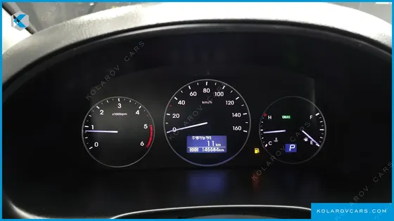 HYUNDAI STAREX 4WD 11-SEATER WAGON