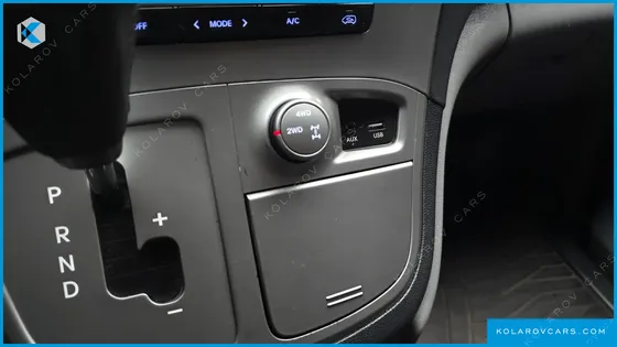 HYUNDAI STAREX 4WD 11-SEATER WAGON