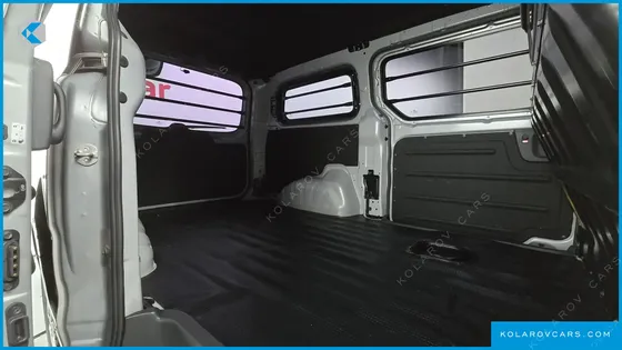 HYUNDAI STAREX 3-SEATER VAN