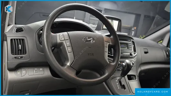HYUNDAI STAREX 3-SEATER VAN