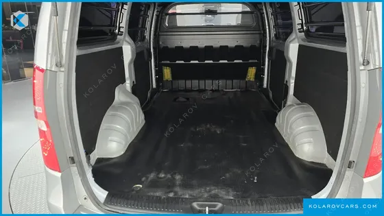 HYUNDAI STAREX 3-SEATER VAN