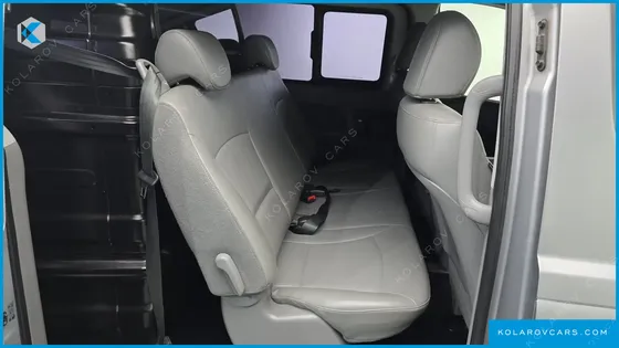 HYUNDAI STAREX 5-SEATER VAN