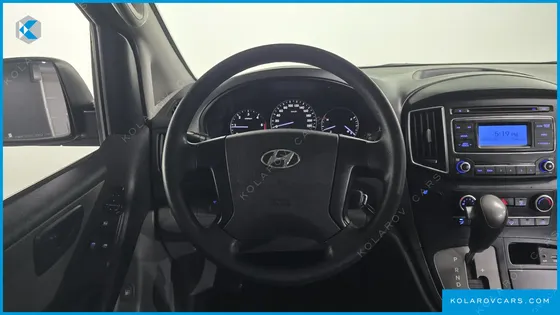 HYUNDAI STAREX 5-SEATER VAN