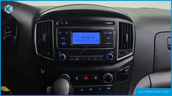 HYUNDAI STAREX 5-SEATER VAN