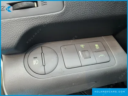HYUNDAI STAREX 12-SEATER WAGON