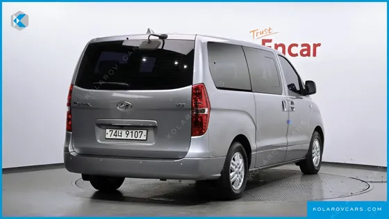 HYUNDAI STAREX 11-SEATER WAGON