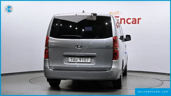 HYUNDAI STAREX 11-SEATER WAGON