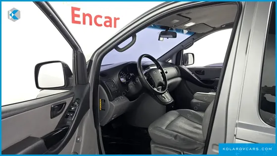 HYUNDAI STAREX 11-SEATER WAGON