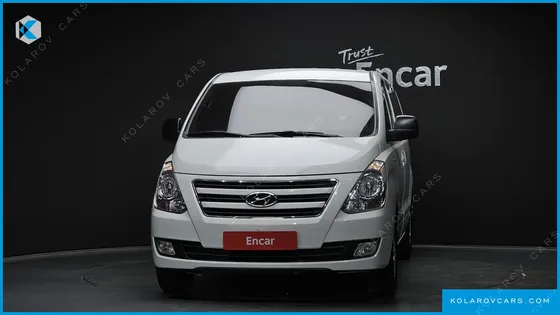 HYUNDAI STAREX 5-SEATER VAN