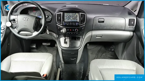 HYUNDAI STAREX 5-SEATER VAN
