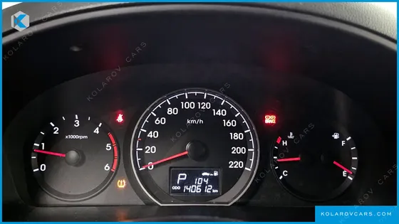 HYUNDAI STAREX 3-SEATER VAN